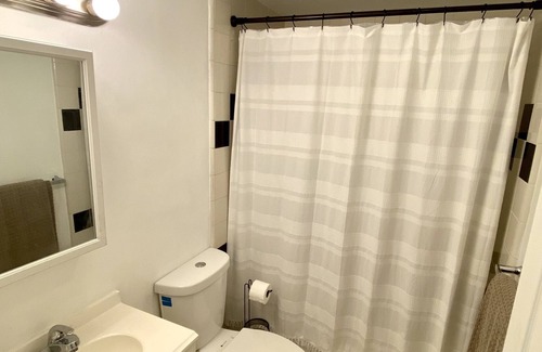 Outer Richmond Apartment | 1 block to Golden Gate Park! 10 min to the beach!