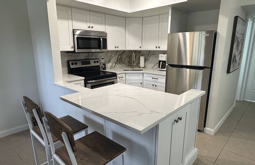 Fort Pierce Shores Condo | 1 Block walk to N Ocean Dr Beach from Newly Renovated Condo on Hutchinson Island
