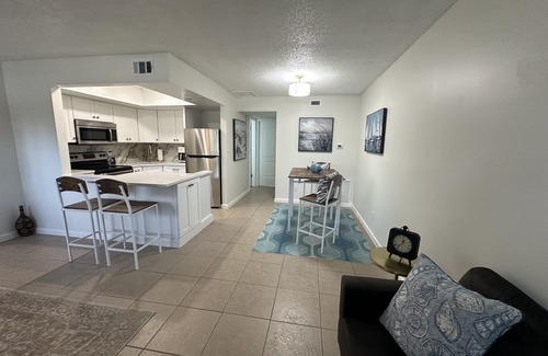 Fort Pierce Shores Condo | 1 Block walk to N Ocean Dr Beach from Newly Renovated Condo on Hutchinson Island