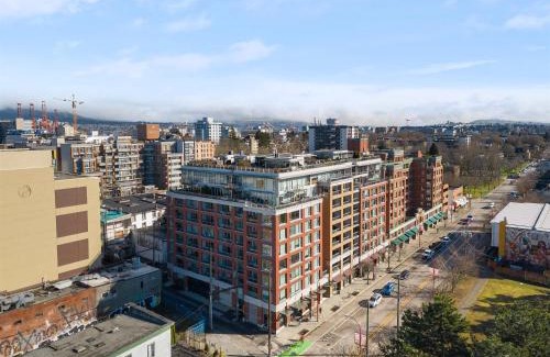 Strathcona Apartment | 1 BR Downtown Beautiful Apartment