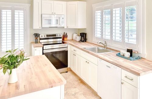 Governor's Harbour Apartment | 1 BR Garden Apartment w/Pool.#7