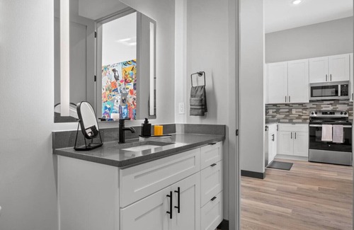 South Nashville Apartment | 1 BR Oasis – Walk/Uber to Nashville’s Best Sights!