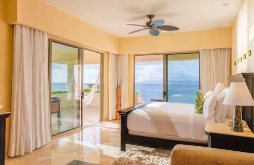 Conchas Chinas Resort | 1 BR Suite in Luxury Garza Blanca Resort Puerto Vallarta with stunning views