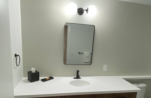 Danville House | 1 BR Suite w/ Full Amenities, Close to Dining and Nightlife