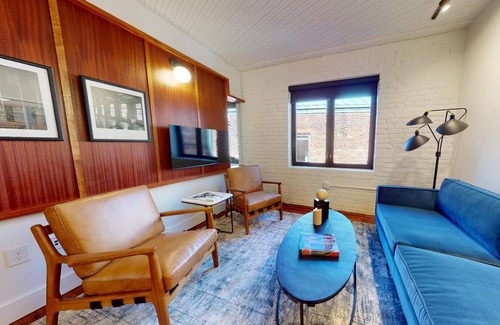 Danville House | 1 BR Suite w/ Full Amenities, Close to Dining and Nightlife