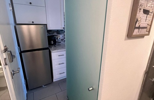 Waikiki Condo | 1 BR Top floor stunning views from 2 Lanais. Jeep & Parking Available thru Turo