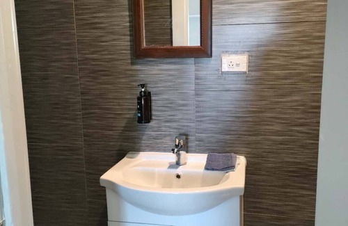 Epsom Apartment | 1 Double and 1 sofa bed Studio