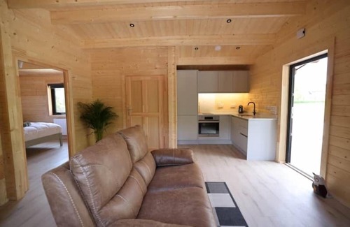 Killarney Cabin | #1 Killarney Cabins, Stunning Lodge & Parking