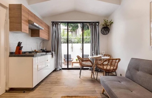 Roma Sur Apartment | 1) Loft Eugenia: Private King Size Bed Roma Sur