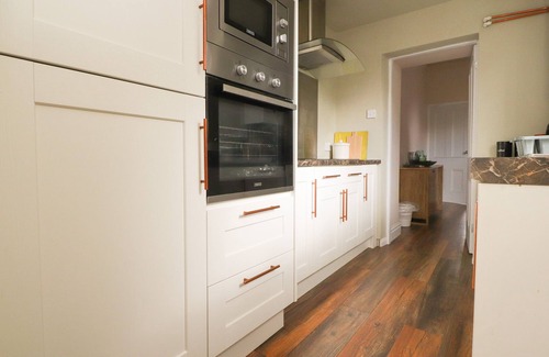 Ingleton House | 1 LYTHAM TERRACE, pet friendly, character holiday cottage in Ingleton