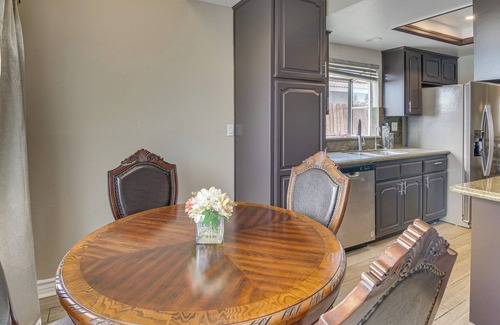 Palmdale House | < 1 Mi to Antelope Valley Mall: Spacious Retreat!