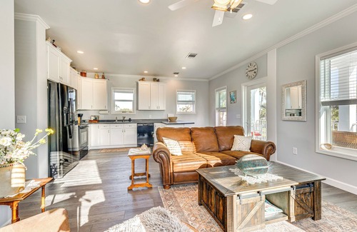 Truckland House | 1 Mi to Beach Access: Home w/Porch in Fort Myers!