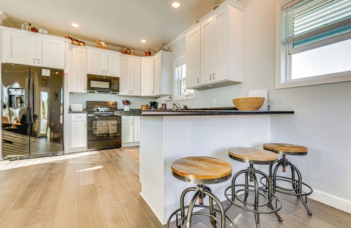 Truckland House | 1 Mi to Beach Access: Home w/Porch in Fort Myers!