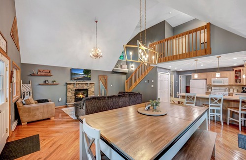 Thornhurst House | 1 Mi to Beach: Pocono Lake Chalet w/Decks