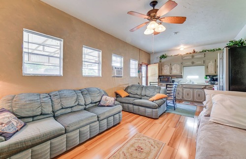 Kingston House | 1 Mi to Boat Ramp: Lake Texoma Getaway w/Deck