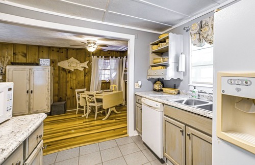 Springville House | 1 Mi to Buchanan Resort: Home w/Deck & Yard!
