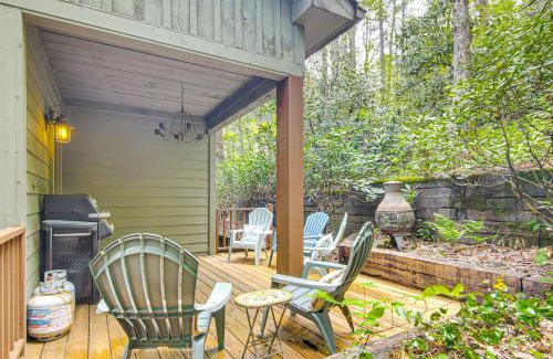 Cashiers House | 1 Mi to Downtown Cashiers Private Cabin with Deck