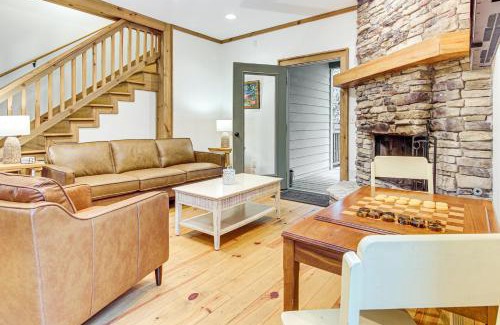 Cashiers House | 1 Mi to Downtown Cashiers Private Cabin with Deck