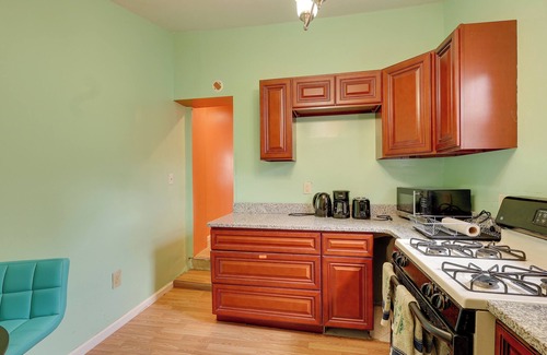 Wilmington House | 1 Mi to Downtown: Colorful Wilmington Townhome!
