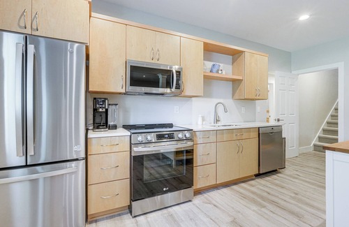 Hillsdale Condo | 1 Mi to Downtown: Family-Friendly Condo