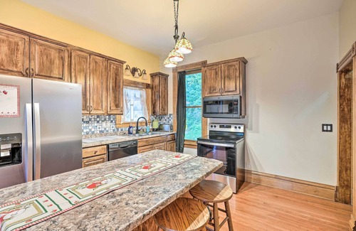 Dubuque House | < 1 Mi to Downtown: Historic Dubuque Gem!