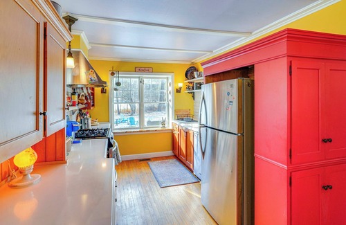 Williamstown House | 1 Mi to Dtwn: Beautiful Home in Williamstown!