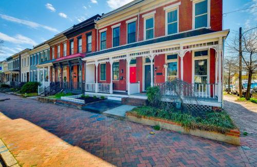 Church Hill House | 1 Mi to Dtwn Hot Tub Haven in Richmond!