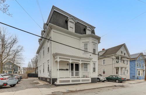 Federal Hill Apartment | 1 Mi to Dtwn Pet-Friendly Providence Apt with Yard