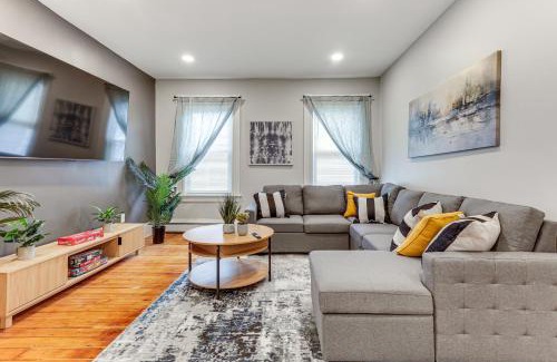 Federal Hill Apartment | 1 Mi to Dtwn Pet-Friendly Providence Apt with Yard