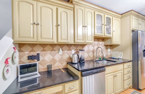 Downtown Baltimore House | 1 Mi to Dtwn: Townhome w/Patio in Baltimore!