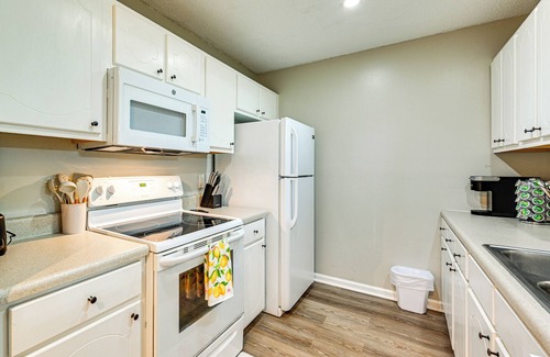 Greenville House | 1 Mi to ECU Campus: Greenville Home w/Yard!