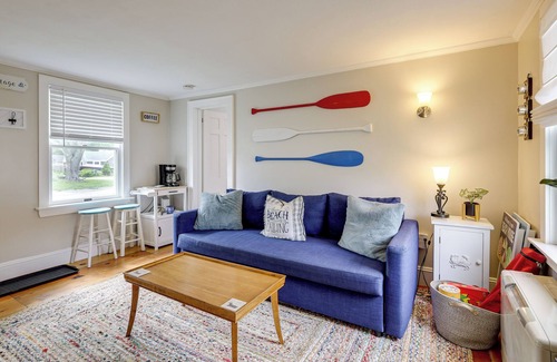 Hyannis Cottage | 1 Mi to Ferry: 'Sea Street Cottage' in Hyannis