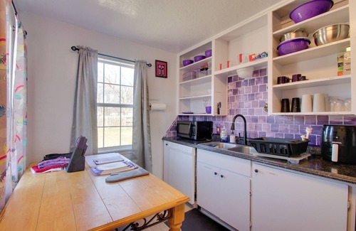 Lawton Cottage | 1 Mi to Fort Sill: Pet-Friendly Gem in Lawton