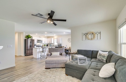 Mohave Valley House | 1 Mi to Golf Course: Bright Mohave Valley Home