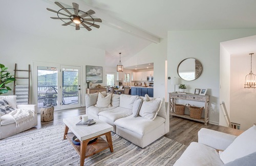 Young Harris House | < 1 Mi to Lake Chatuge: Home w/Mtn & Water Views!