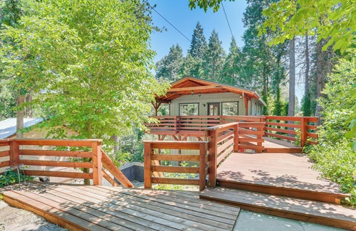 Crestline Cabin | 1 Mi to Lake: Crestline Cabin w/Deck + Gas Grill!