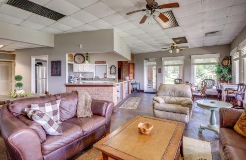 Grant Apartment | 1 Mi to Lake Guntersville Scenic Condo Retreat!