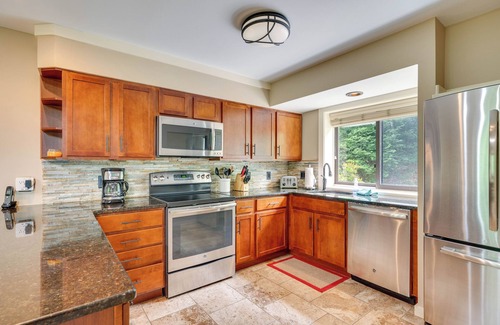 Lincoln House | 1 Mi to Loon Mountain: Lincoln Haven w/Balcony