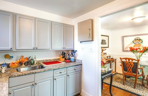 Old Town Alexandria House | 1 Mi to Old Town: Historic Area Gem in Alexandria