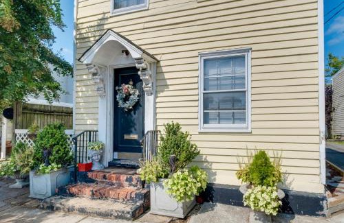 Old Town Alexandria House | 1 Mi to Old Town Historic Area Gem in Alexandria
