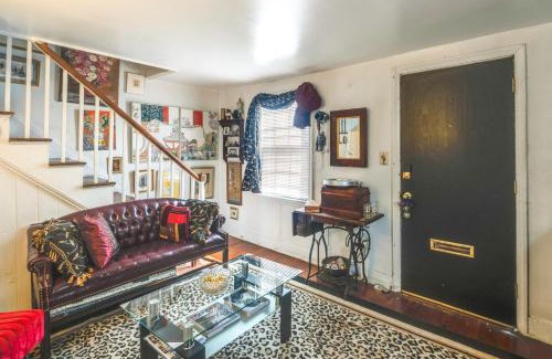 Old Town Alexandria House | 1 Mi to Old Town Historic Area Gem in Alexandria