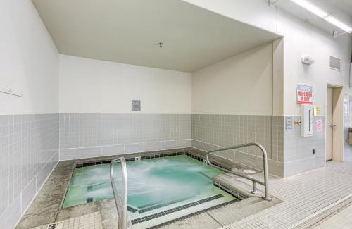 McCall Apartment | 1 Mi to Ponderosa State Park Condo with Pool Access