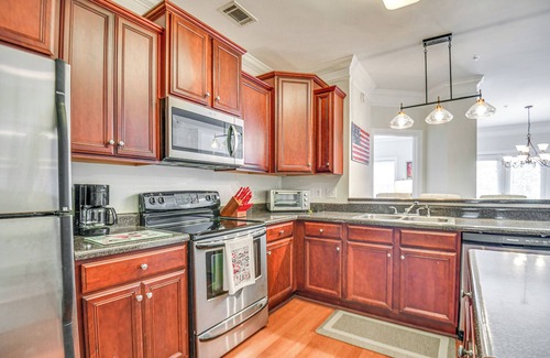 Athens Condo | 1 Mi to UGA: Charming Athens Condo w/Balconies!