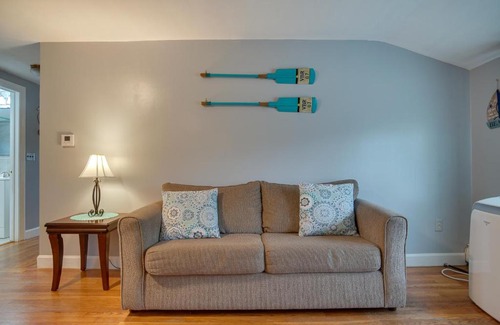 South Yarmouth Apartment | 1 Mi to Windmill Beach South Yarmouth Apt!