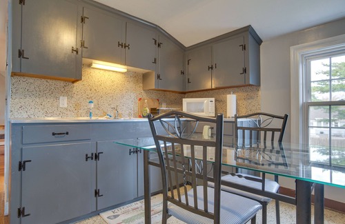 South Yarmouth Apartment | 1 Mi to Windmill Beach: South Yarmouth Apt!
