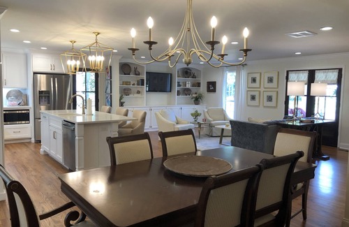 Oxford House | 1 Mile From Square/2 Miles From Campus