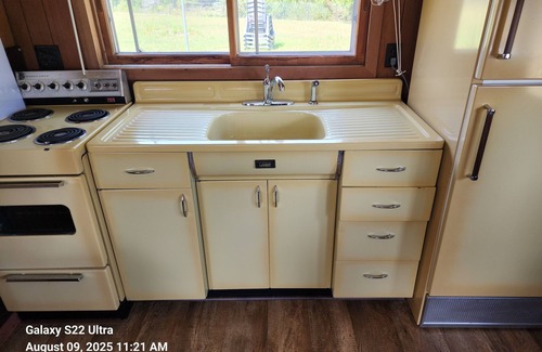 Vanderbilt Cabin | < 1 mile from Thumb Lake, Cozy cabin in charming Thumb Lake area.