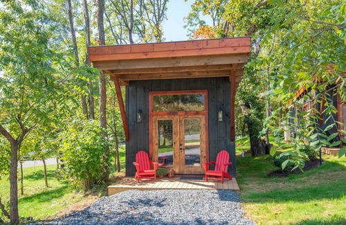 West Jefferson Cabin | 1 Mile to Downtown West Jefferson Camping Cabin #2