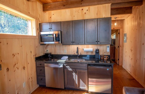 West Jefferson Cabin | 1 Mile to Downtown West Jefferson Camping Cabin #4