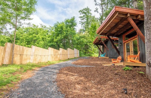 West Jefferson Cabin | 1 Mile to Downtown West Jefferson Camping Cabin #5